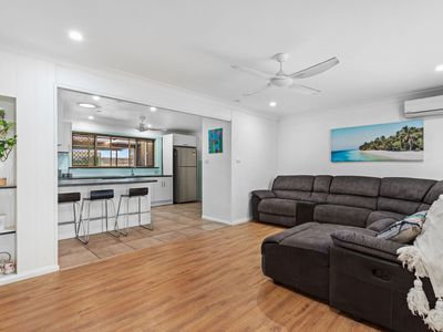 2 De Lore Crescent, Tuncurry