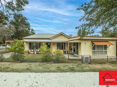 14 LEAKE STREET, Bowning