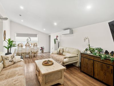 24 Brigadoon Circuit, Oak Flats