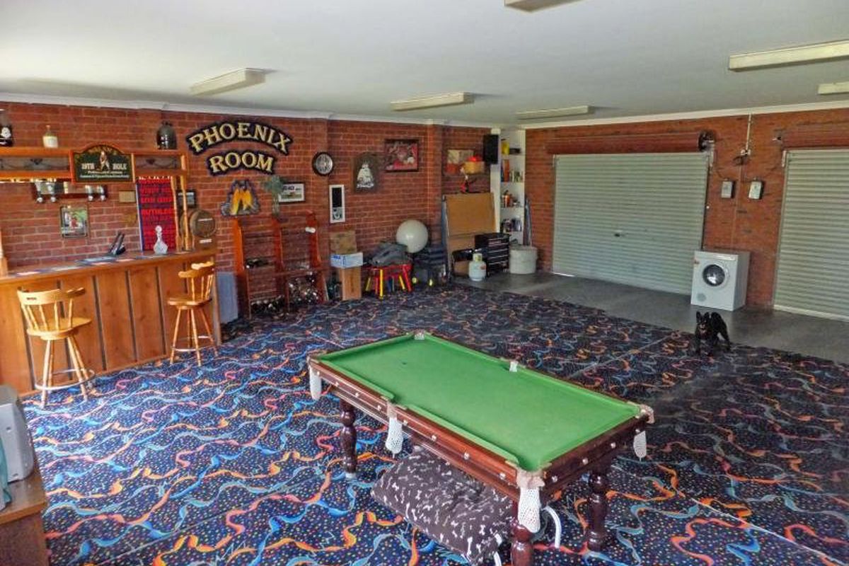 100 The Avenue , Kyabram