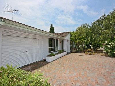 2 Venus Way, Hillarys