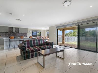 4 Green Way, Rochedale South