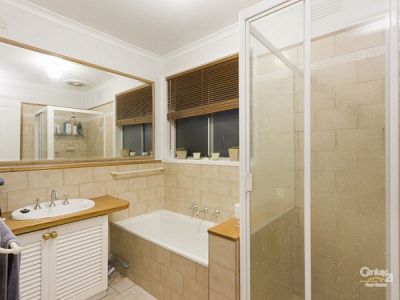 6 Delacombe Drive, Hampton Park