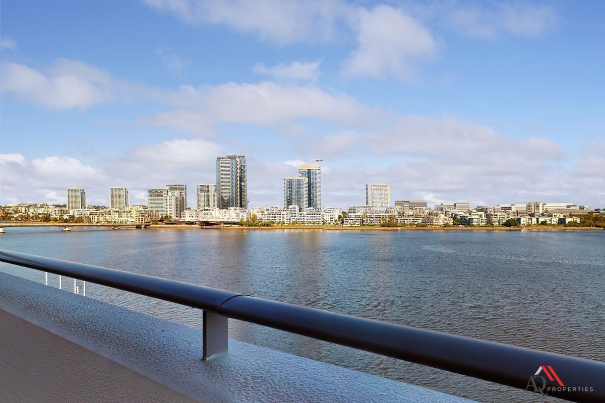 Prestigious Waterfront Penthouse with Breathtaking Panoramic Views