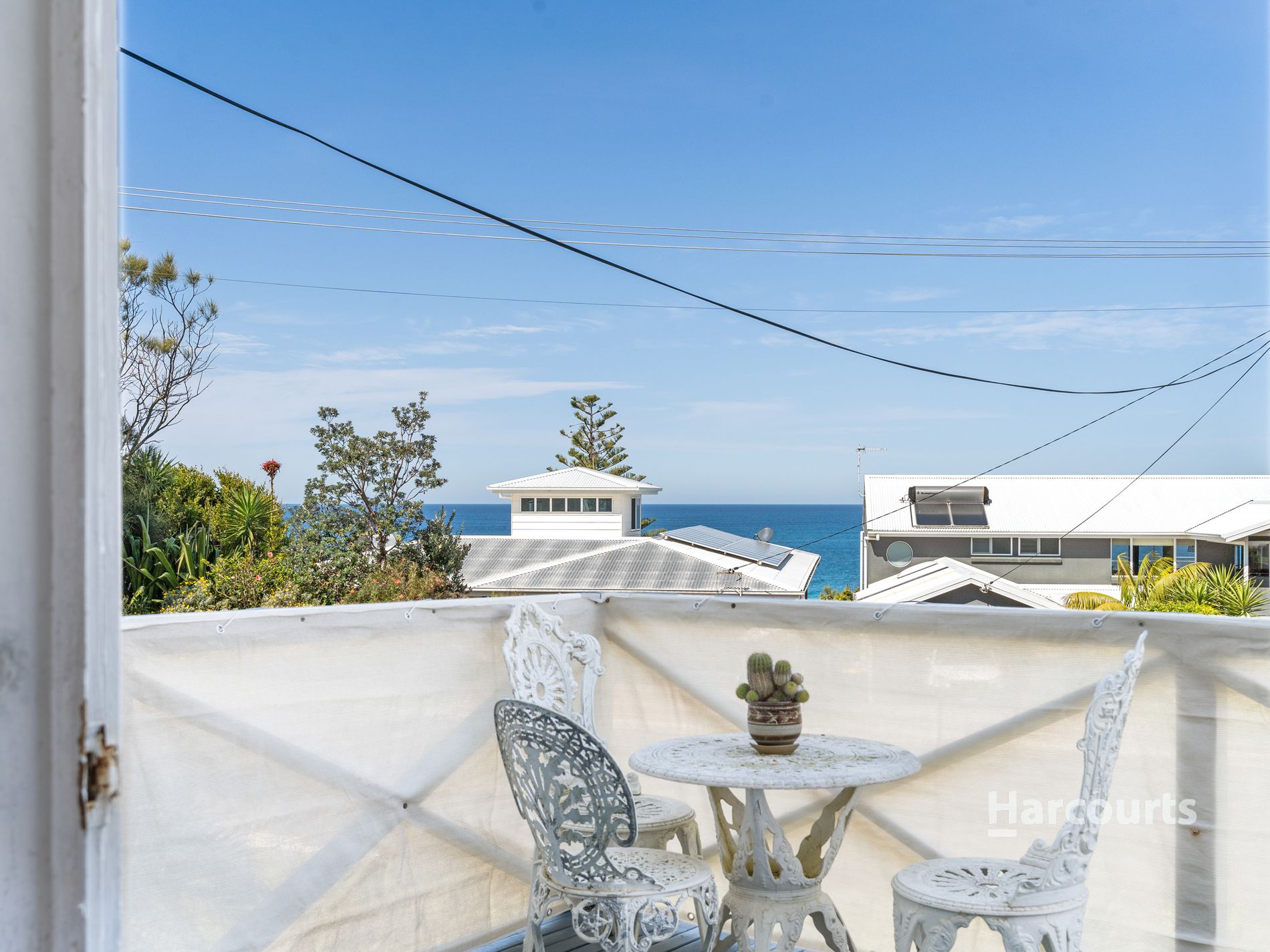 56 Sunset Strip, Manyana