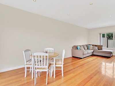 2 / 90 Railway Parade, Pascoe Vale