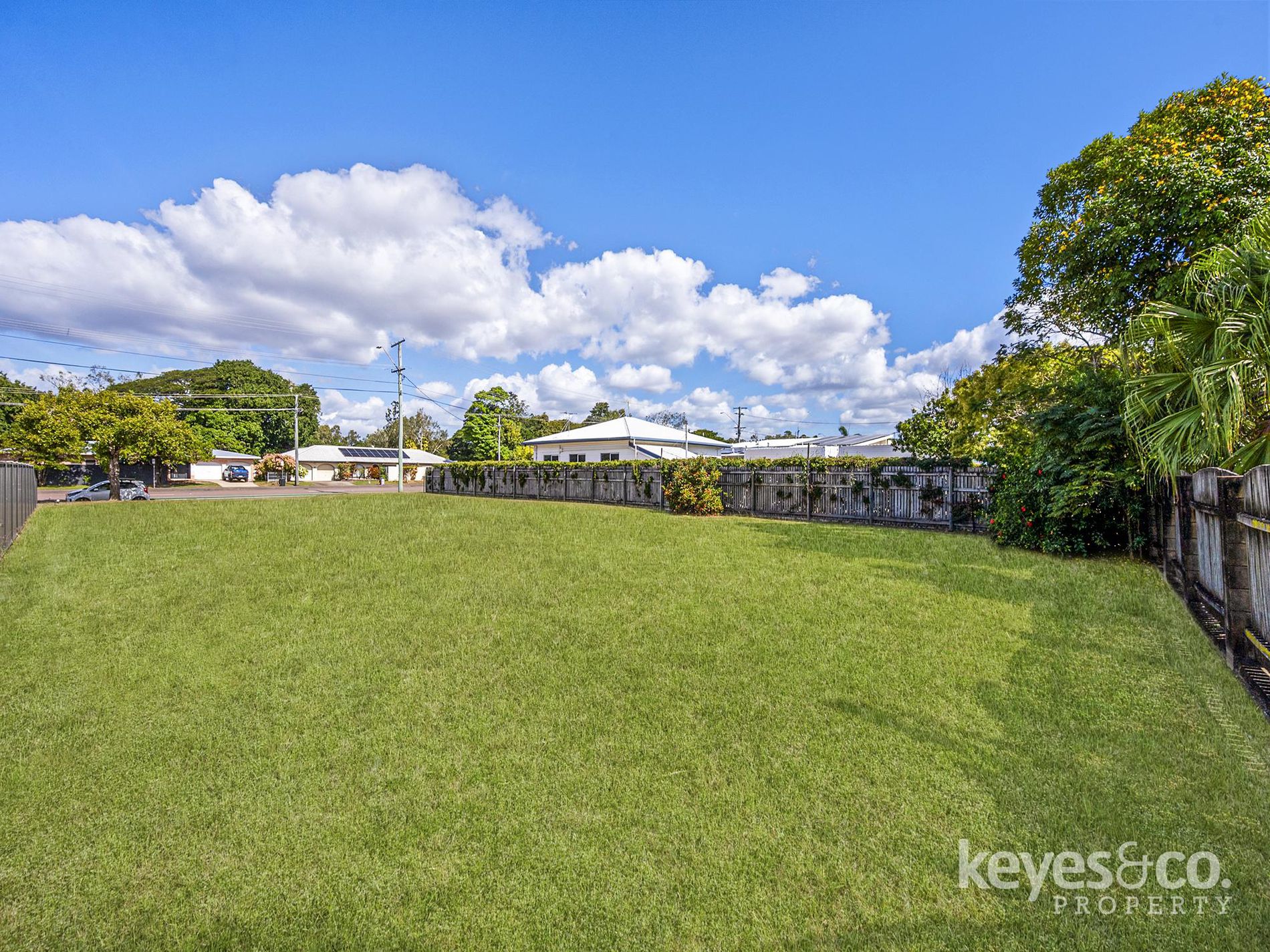 595 Ross River Road, Kirwan