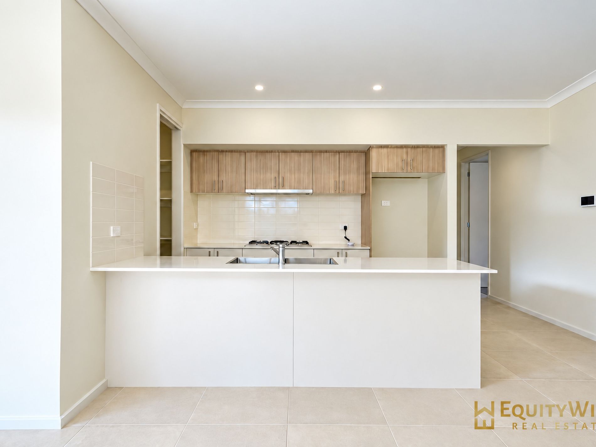 14 Helder Drive, Mambourin