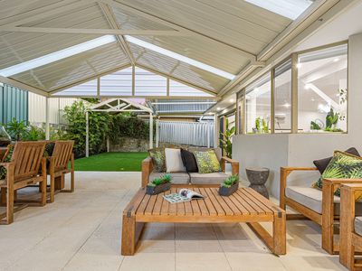 15 Kirwan Way, Winthrop