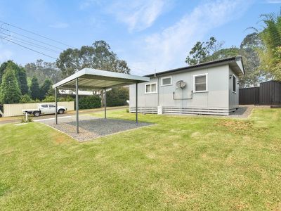 13 Bardon Lane, Brightwaters