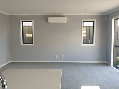 27 Kakī Drive, Kenepuru