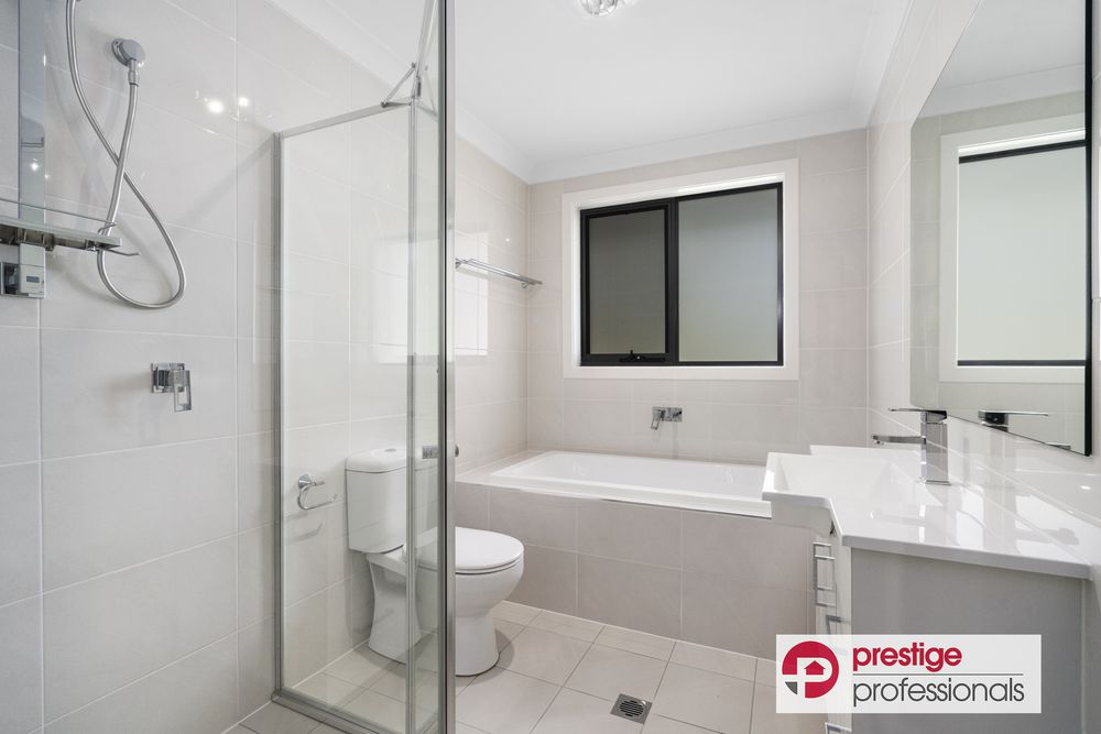 8 Salamaua Crescent, Holsworthy