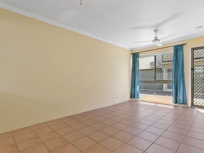 2 / 10 McKean Road, Scarness