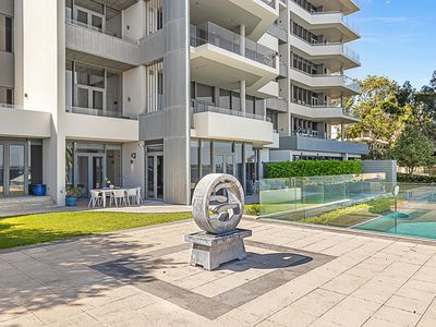 1 / 8 Mounts Bay Road, Crawley