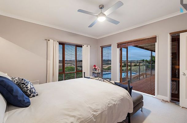 24 The Ridge, Oaklands Junction