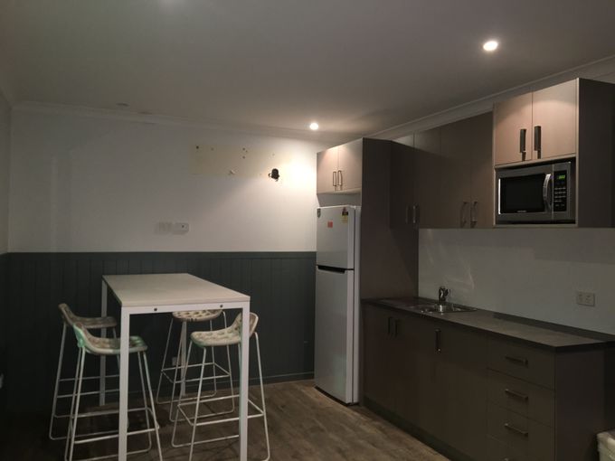 Unit 2, 3 and 4  / 18  Tectonic Crescent , Kunda Park