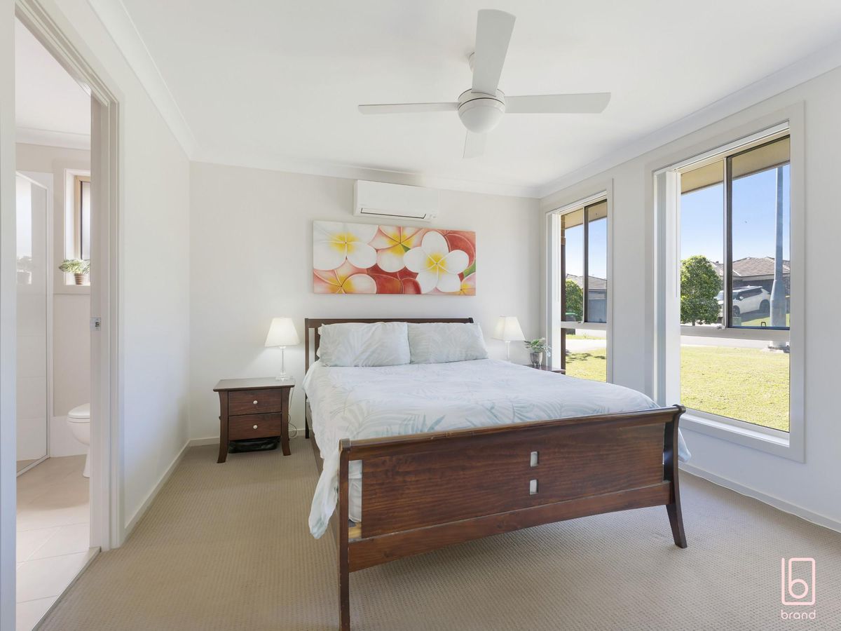 8 Oakmont Place, Woongarrah