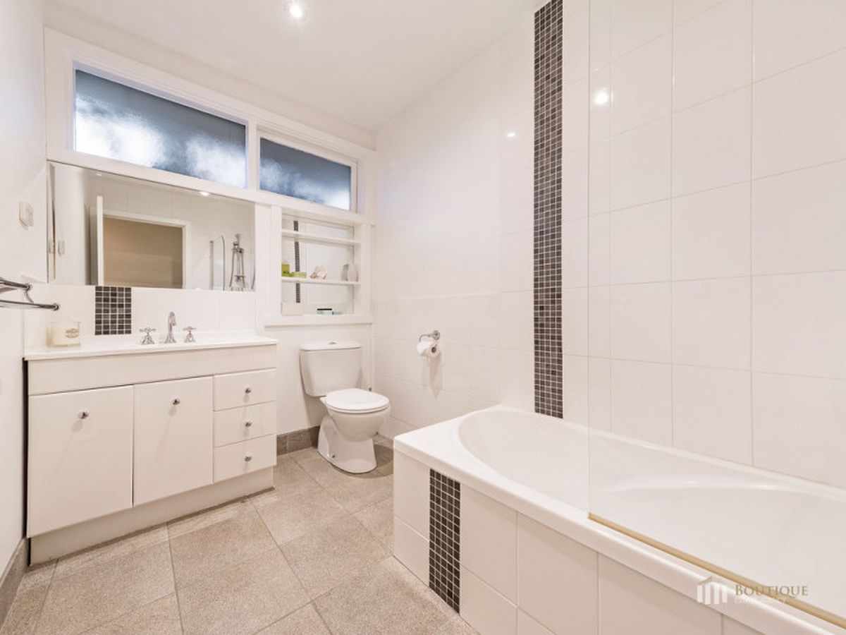 12 Suffolk Road, Dandenong North