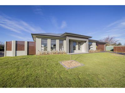 2 Avalon Place, Dubbo