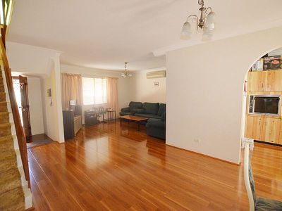 5  32 BROUGHTON STREET, Campbelltown