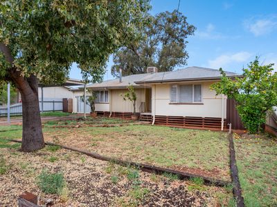 41 Eureka Street, Hannans