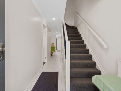 1 / 16 Seashell Avenue, Coomera