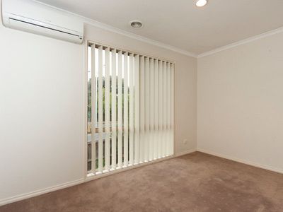 14 / 12 Grant Close, Berwick
