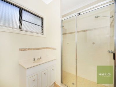 5 Laroona Court, Annandale