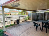 8 / 9  Bayside Court, Thorneside