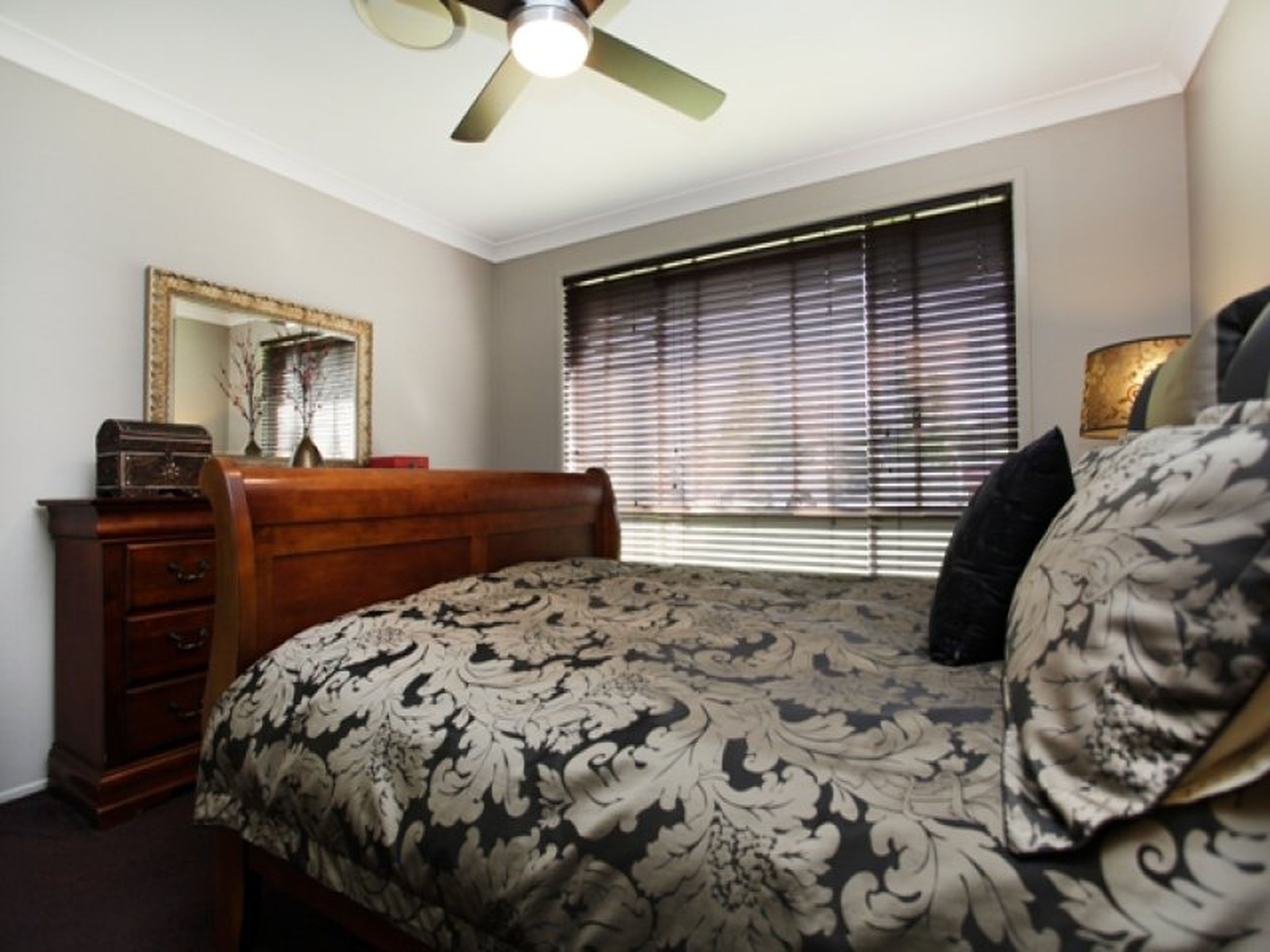 35 Knox Street, GLENMORE PARK