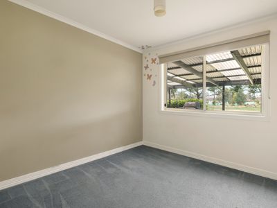 16 Parkers Lane, Woodend