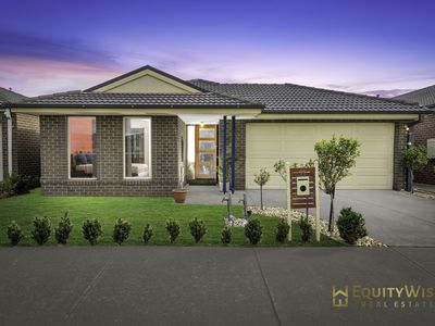 11 Bungalook Street, Manor Lakes