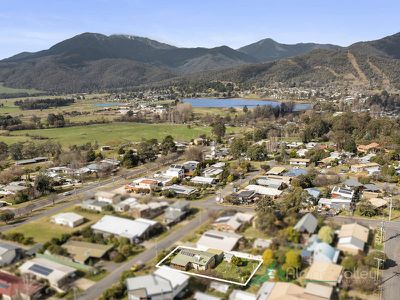 4 Damms Court, Tawonga South