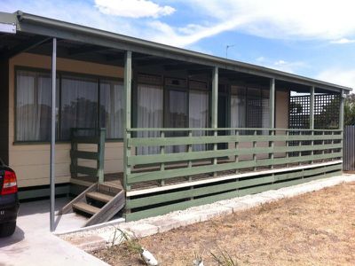 52 Alexander Avenue, Horsham
