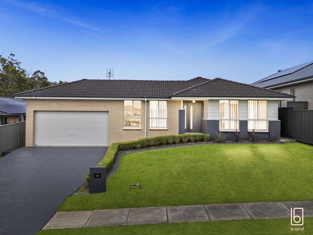 35 Farrier Crescent, Hamlyn Terrace