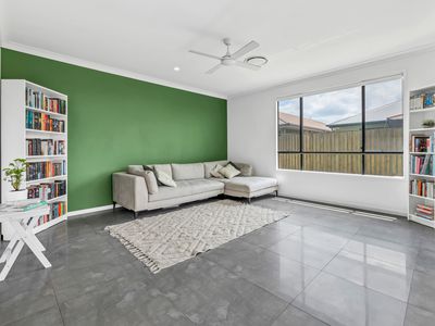 10 Woocoo Close, Pimpama