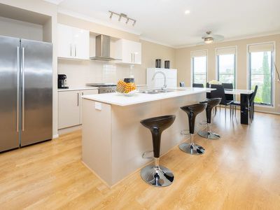 6 McKivat Drive, Springfield Lakes