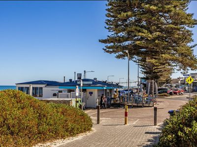 10 / 209 The Esplanade, Henley Beach