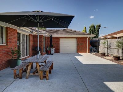 5 Chatham Close, Cranbourne East