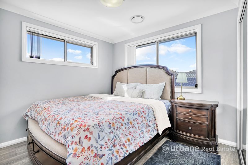 12 Raspberry Crescent, Schofields