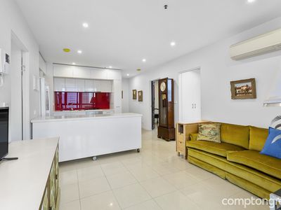 2501 / 8 Sutherland Street, Melbourne