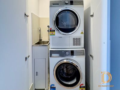 2406 / 628 Flinders Street, Docklands