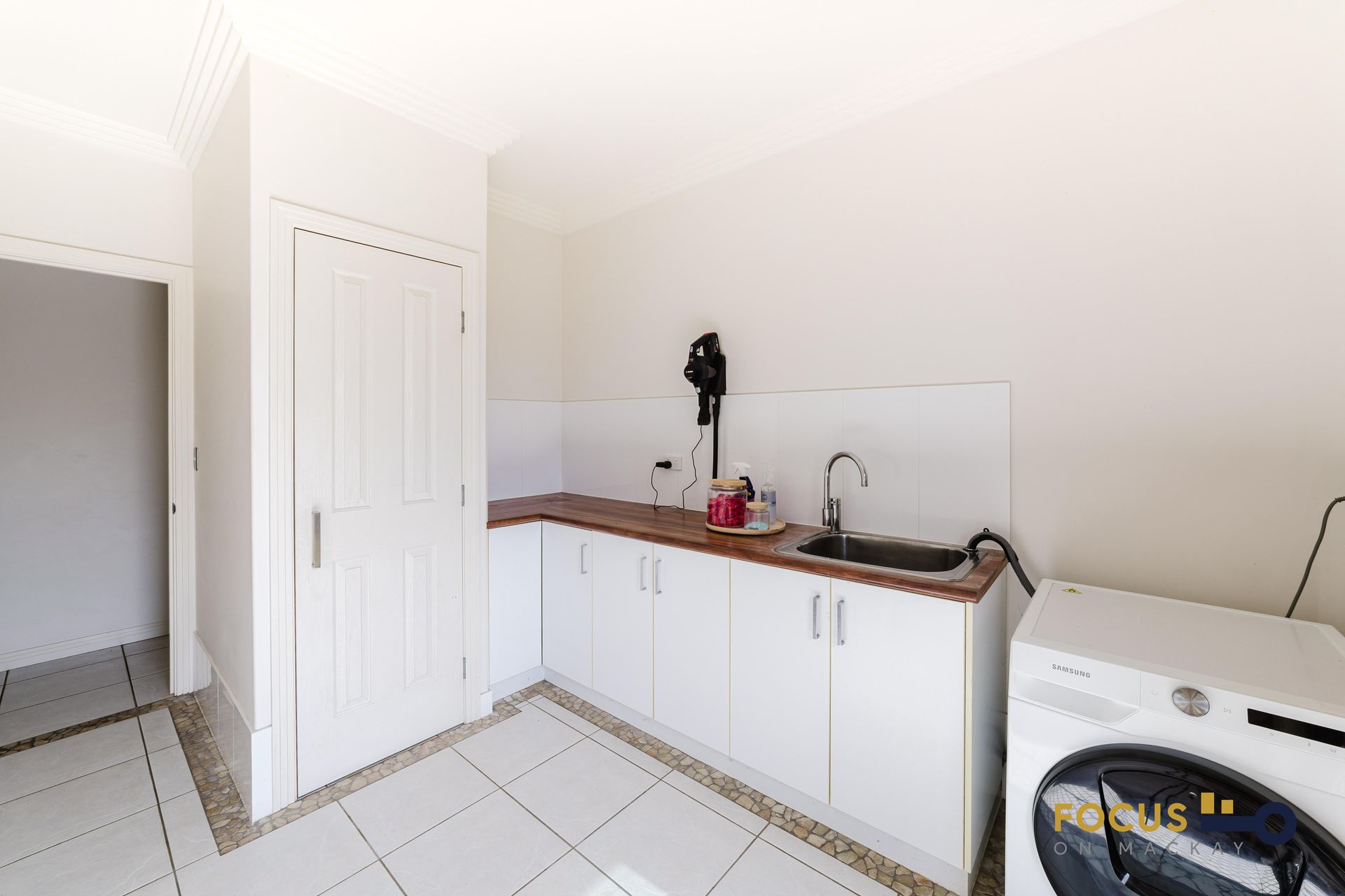 70 Gingham Street, Glenella