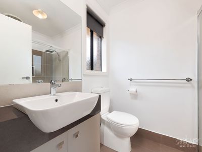 33 WHITELEY CIRCUIT, Baranduda