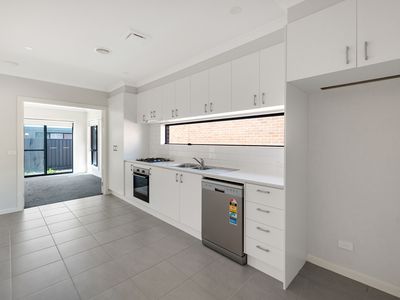 18 Distinctive Drive, Rockbank