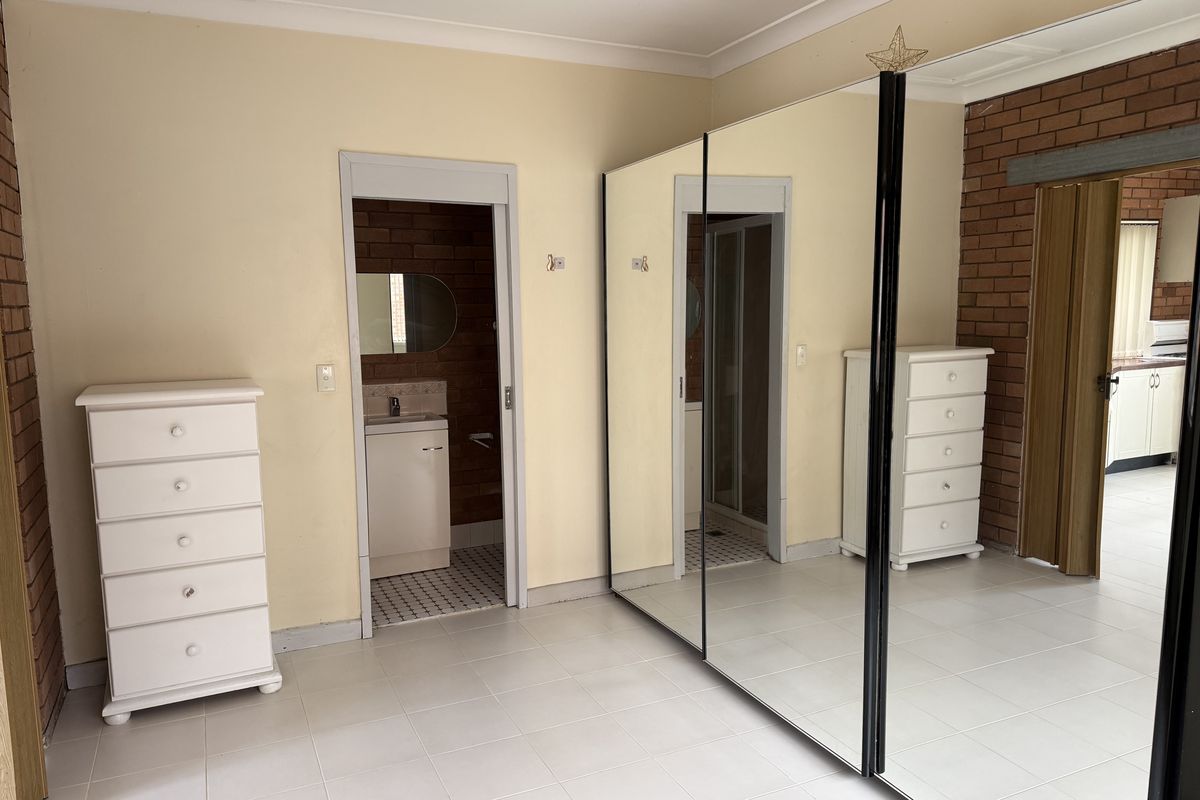 76 Midson Road, Eastwood