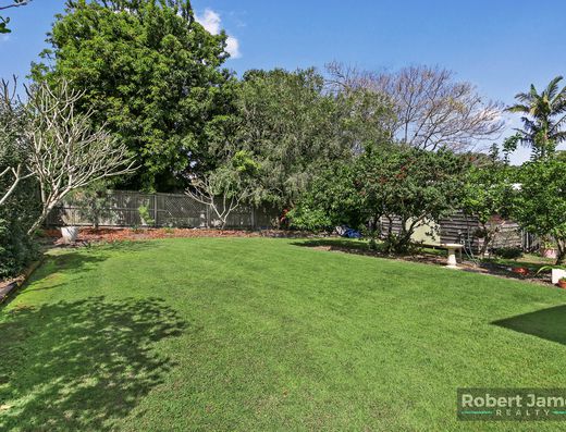 QUEENSLANDER LOVED & CHERISHED IN OLD TEWANTIN image 20 QUEENSLANDER LOVED & CHERISHED IN OLD TEWANTIN image 20