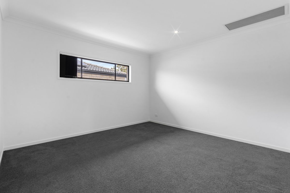 30 Thames Drive, Regents Park