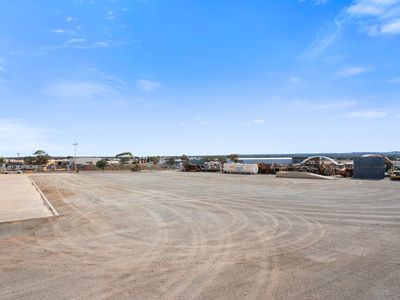 10-12 Nambi Way, Kalgoorlie