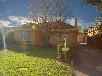 15 Queens Court, Werribee